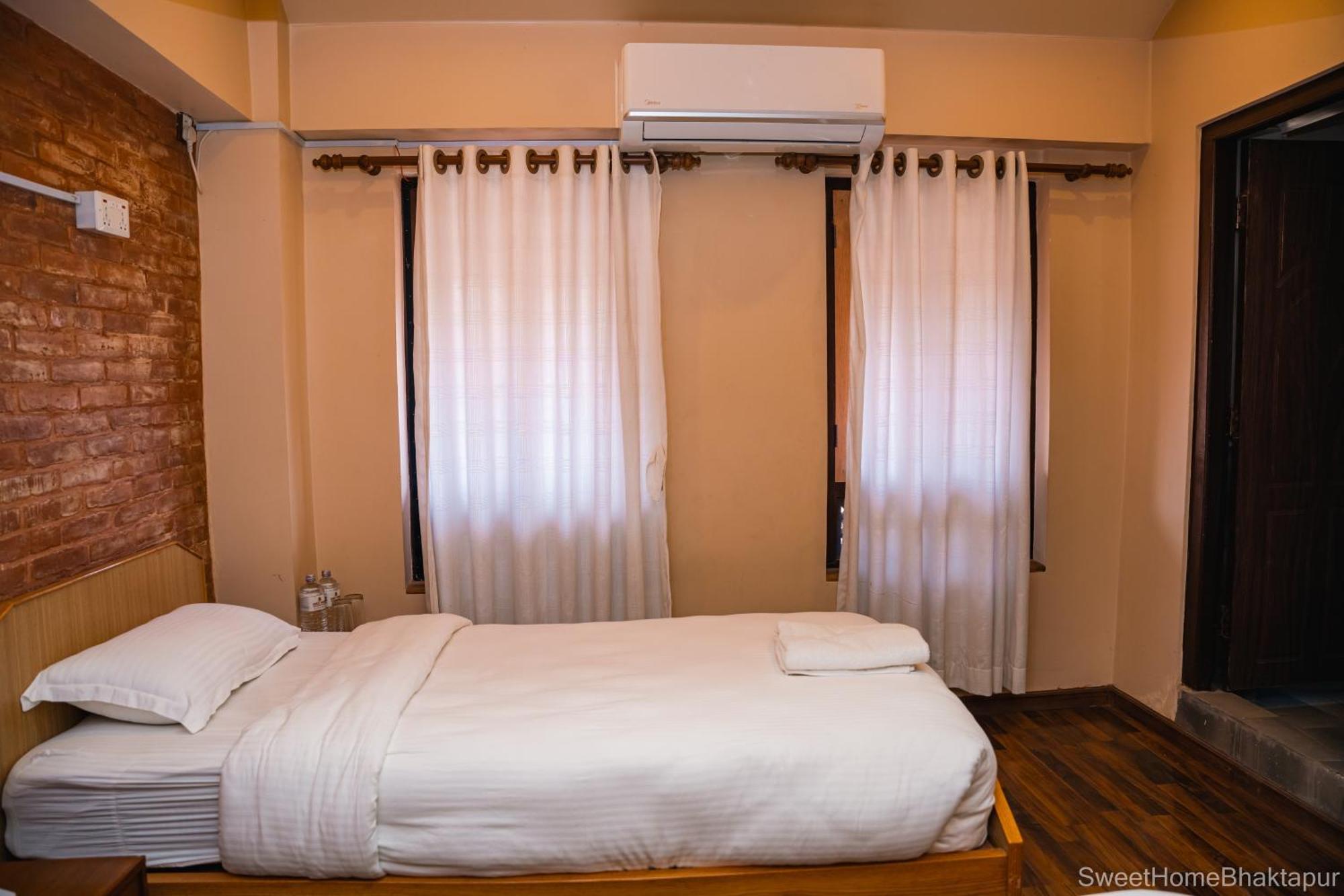 Hotel Sweet Home Bhaktapur Bagian luar foto